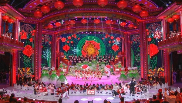 2022《辽视春晚》冰雪元素引关注  (3).jpg