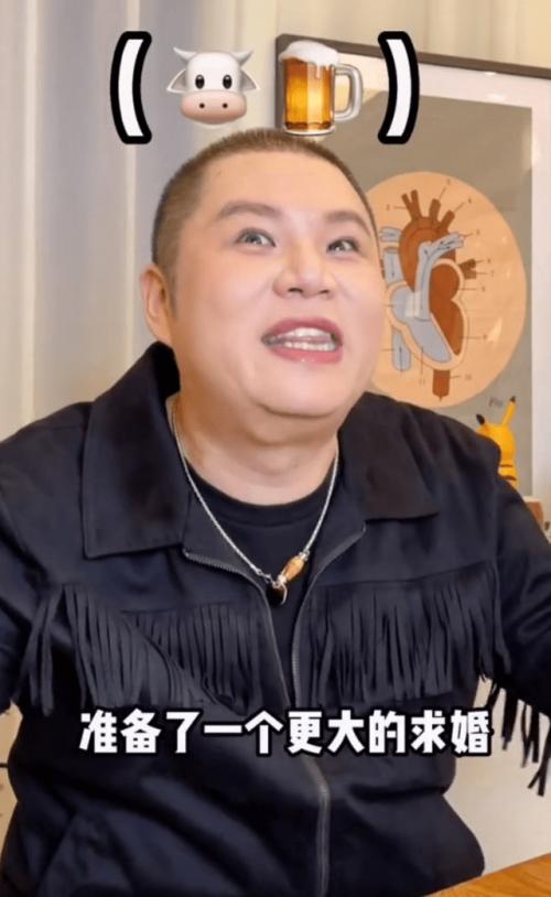 海涛求婚现场曝光，布满气球超大红玫瑰摆前面，求婚2年后才领证