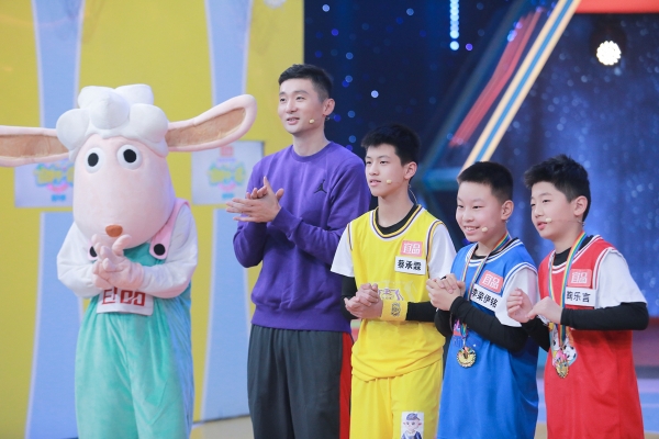 《运动不一样6》篮球亚洲第一后卫刘炜中“计” 联盟比拼进入白热化阶段