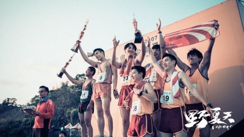 电影《野夏天》曝“真相”版预告 陈嘉桦化身高冷记者“逼问”耿乐