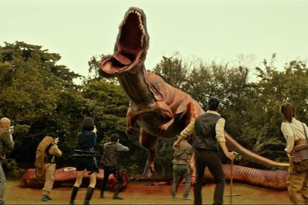 饕餮盛宴来袭！《复活侏罗纪》定档5月29日 人类荒岛激战恐龙上演生存游戏
