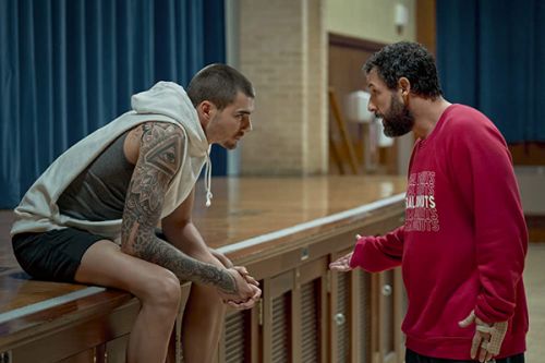 篮球题材电影《必胜球探》发布预告 亚当桑德勒主演詹姆斯参与制作