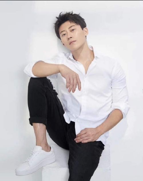 The 37-year-old actor Ji Dongran passed away and starred in 