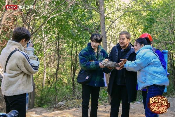 《暖暖的火锅》第二期赴箭扣长城修缮现场 用汗水擦亮中华民族的底色