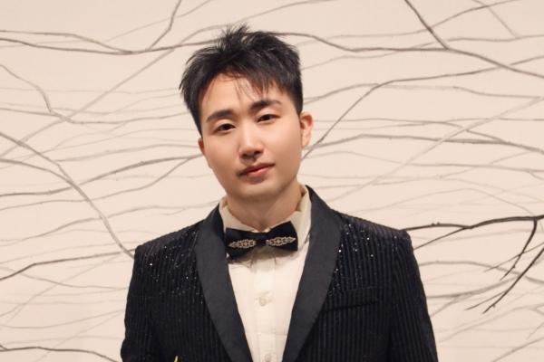 演员王成岳荣获电影节最佳男主角奖项 
