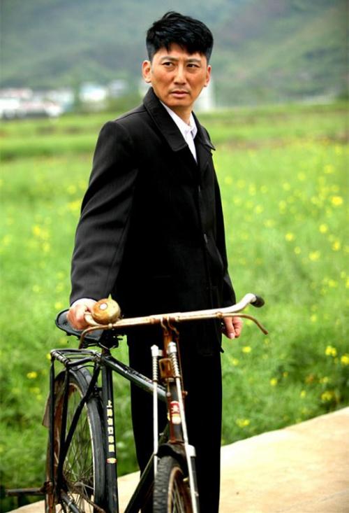 电影《爸爸的自行车》2023年7月全国院线公映！