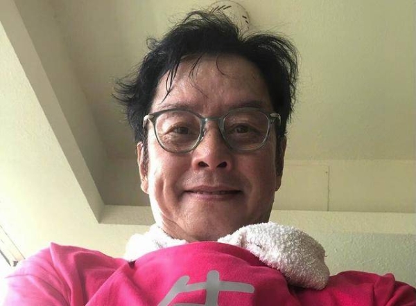 陈百祥谭咏麟破冰，生日会晒亲密合照，传因足球队经济问题闹不和