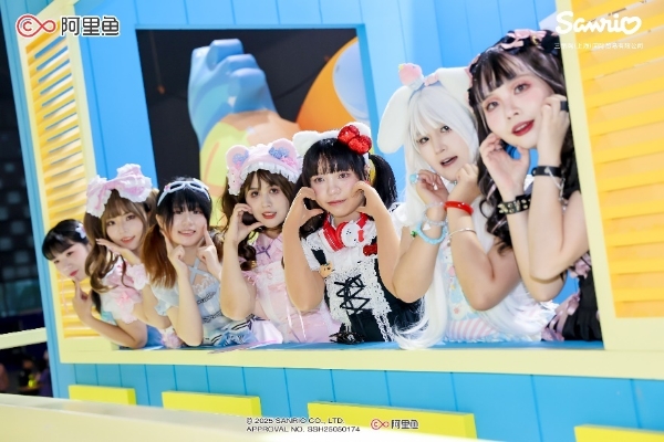 2025三丽鸥嗨翻节狂欢再启，超2万人奔赴这场夏日音乐派对！