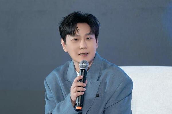 张信哲推出全新专辑《属于》，携⼿上海博物馆开启艺术对话新篇章