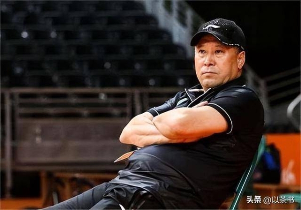 他曾培养92个世界冠军，卸任后去国外种榴莲成富商，如今子承父业