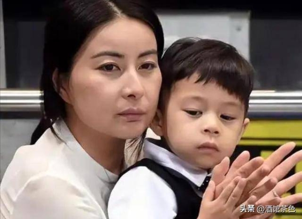 郭晶晶也没想到，儿子的“天价”学费曝光后，竟给所有人上了一课