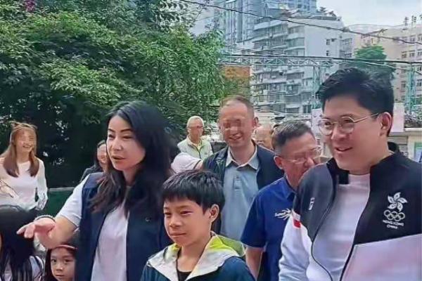 郭晶晶也没想到，儿子的“天价”学费曝光后，竟给所有人上了一课