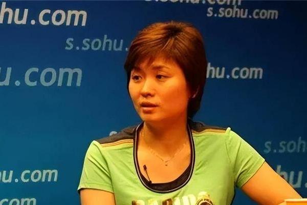 乒坛名将邬娜：嫁小5岁国脚丈夫生一子，儿子长大后成了网球名将