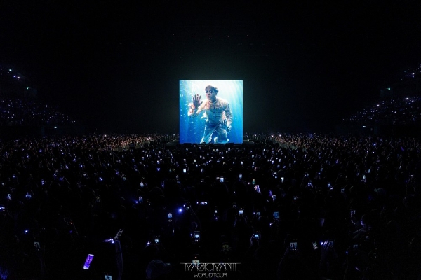 王嘉尔《MAGICMAN2》世界巡演曼谷首演 呈现电影级音乐盛宴