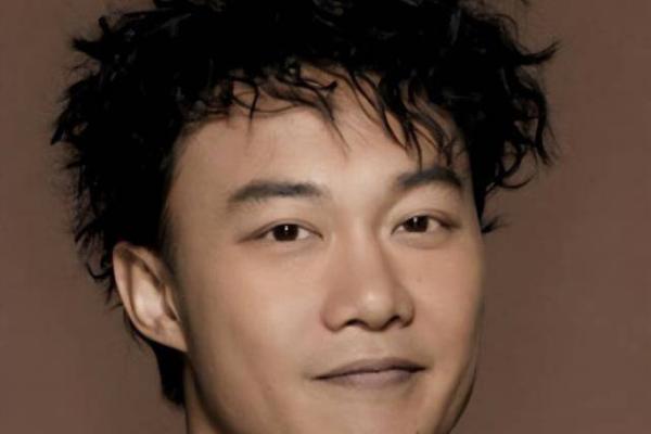 陈奕迅自曝患精神类疾病，心跳失控、打冷颤，来自巡演压力药未停