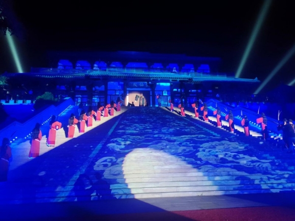 《一梦秦皇》实景演出于秦皇求仙入海处盛大上演