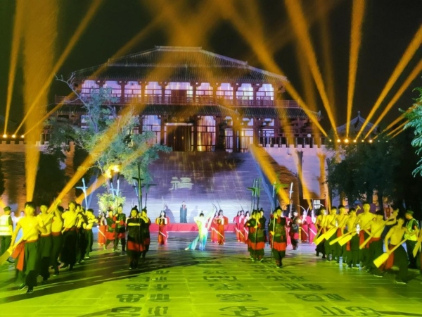 《一梦秦皇》实景演出于秦皇求仙入海处盛大上演