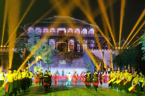 《一梦秦皇》实景演出于秦皇求仙入海处盛大上演