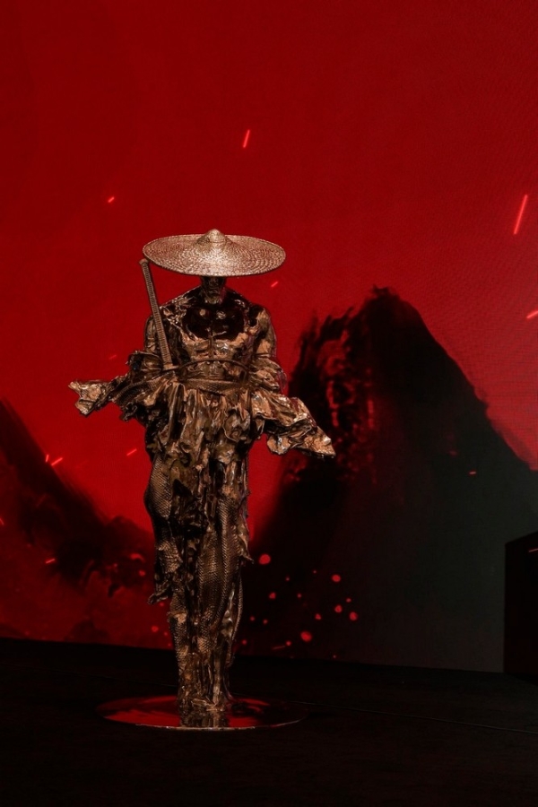 雕塑艺术家任哲参加2025金鸡百花电影节“香港之夜”主题活动