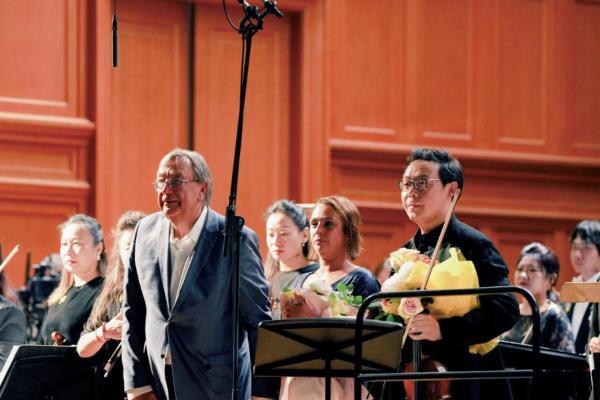 《弦上的浪漫：张铠麟演奏中提琴经典作品选》奏响中提琴的时代交响