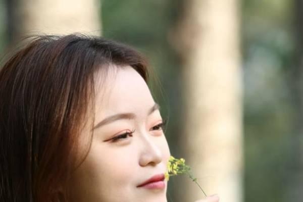 詹姿萱（艺名：詹雅涵）荣获英国国际低音提琴节大赛二等奖