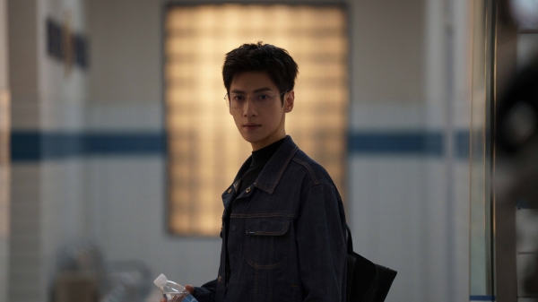 罗云熙再次挑战法医 《剥茧》12月29日全网高能开播