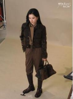 《致我那菜市场的白月光》开机 张婧仪陈靖可互为“白月光”照亮逆袭路