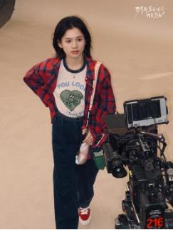 《致我那菜市场的白月光》开机 张婧仪陈靖可互为“白月光”照亮逆袭路