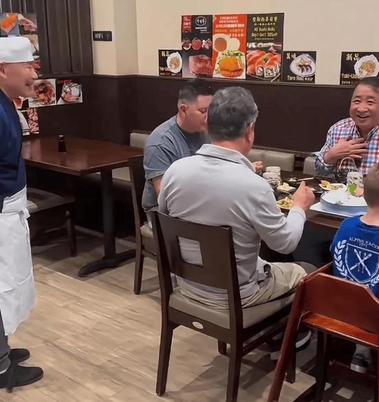 加州别墅泳池边高唱红歌！姜昆领衔一众国宝级大师，评论区炸了