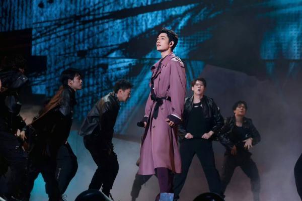 肖战超话签到破百万，这个数字背后藏着什么？