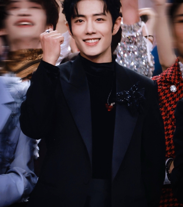 肖战连霸13榜TOP1！这波“统治级”登顶，内娱没人能复刻