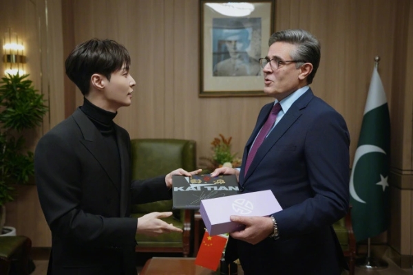 音乐为桥，心意相通：张艺兴的跨文化使命