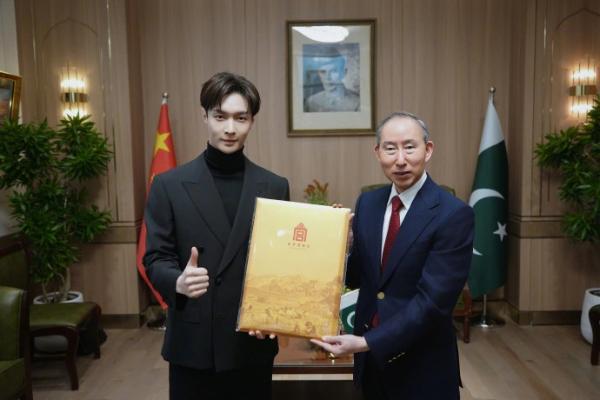 音乐为桥，心意相通：张艺兴的跨文化使命