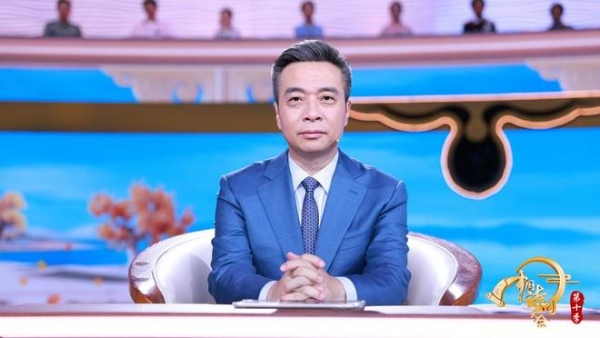 十年春雨，诗润万家：《中国诗词大会》在快时代守护“慢文化”