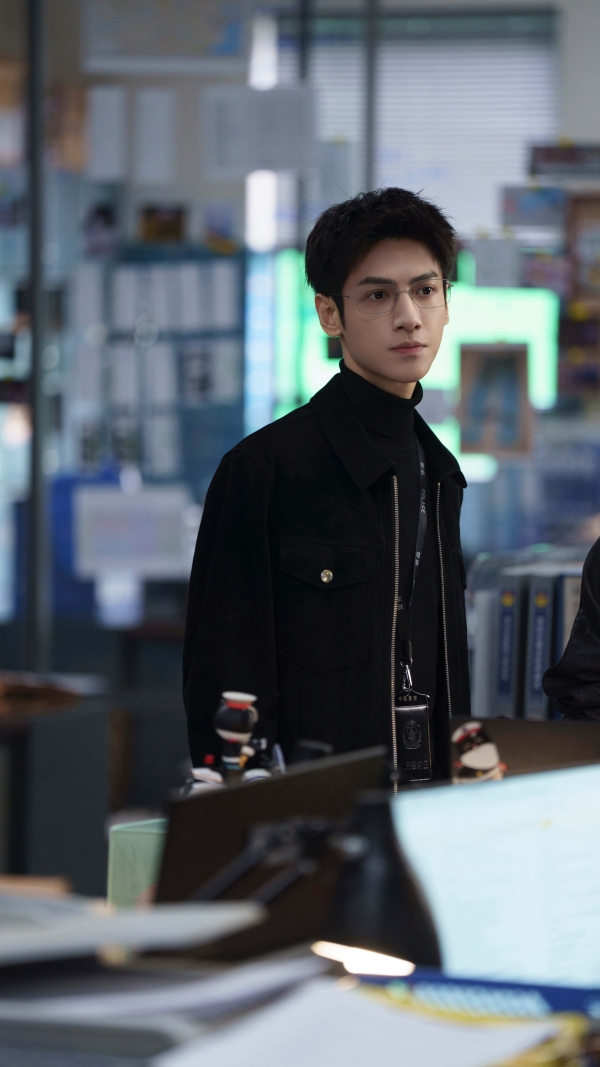 《剥茧》高口碑落幕，罗云熙携《魅影神捕》续写进阶之路