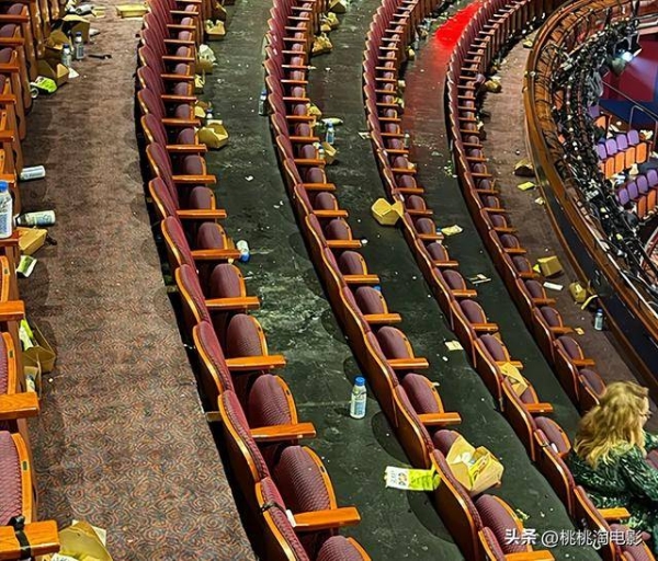 嘴上喊环保，脚下全是垃圾：奥斯卡散场这一幕，太难看了