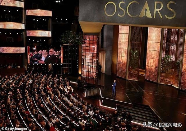 嘴上喊环保，脚下全是垃圾：奥斯卡散场这一幕，太难看了