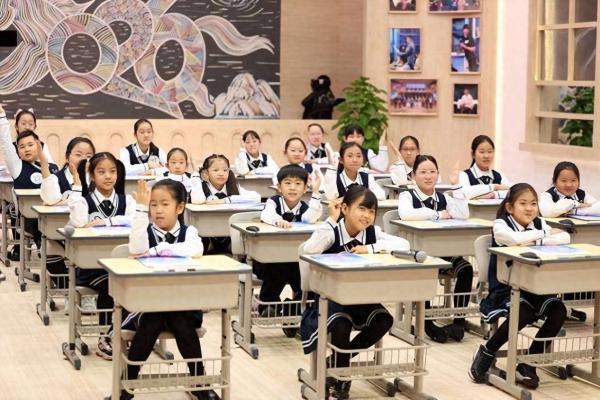 以文传韵以课育人 《超级语文课》深耕传统文化课堂