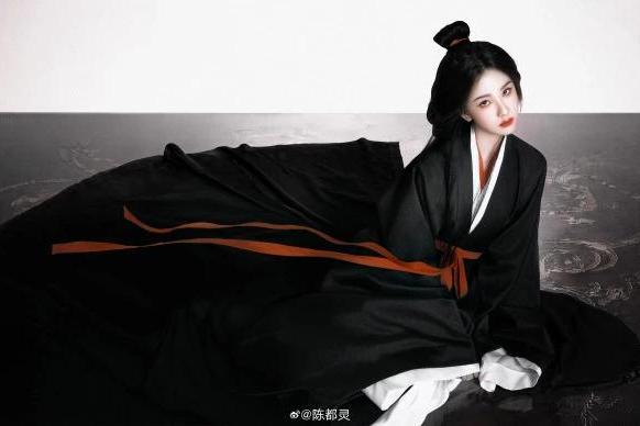 陈都灵黑红古装杀疯全网！撕碎白月光标签，这才是权谋女主该有的风骨