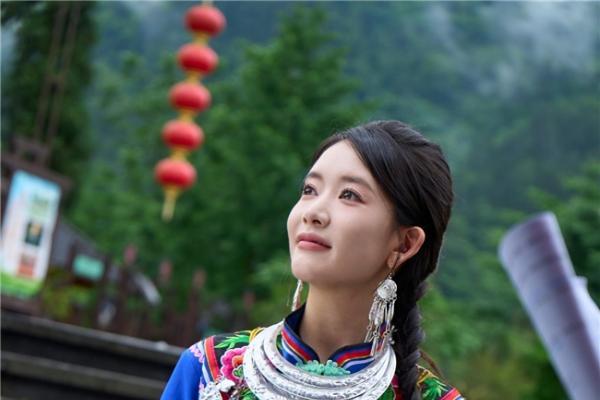 土家西兰卡普文旅短剧《锦绣知夏》正在恩施各地紧张拍摄中