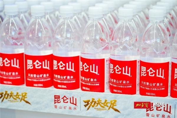 昆仑山矿泉水携手《功夫女足》热映 以品质好水陪伴观众见证拼搏力量