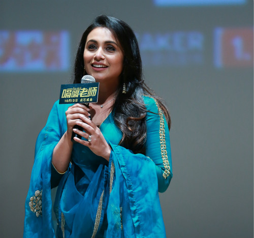 嗝嗝老师北京首映主创拉妮穆赫吉上演印度好声音