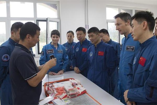 欧洲航天员提前4年学习中文，2022年或登中国空间站 