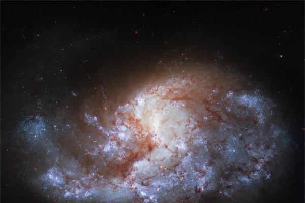 科学家发现“熔炉”星系：闪耀如宝石 距地球6800万光年 
