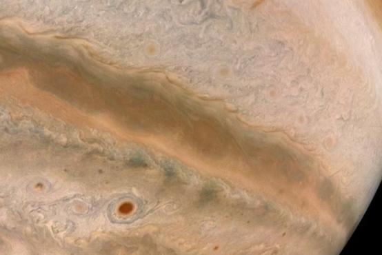 宇宙咖啡！美国宇航局朱诺号捕捉到木星的“摩卡漩涡”_产经_前瞻经济学人
