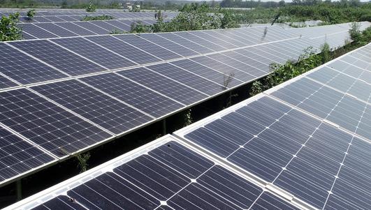 新型“串联”太阳能电池设计，可将转化效率提高至近24%_产经_前瞻经济学人