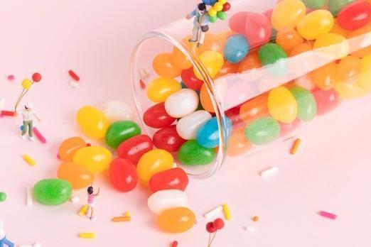 加拿大公司年薪10万美元招“首席糖果官”：每月尝3500种糖果，可享受牙科保险