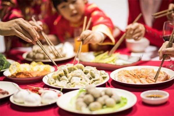 全国年夜饭账单出炉！兔头卖爆了！_产经_前瞻经济学人