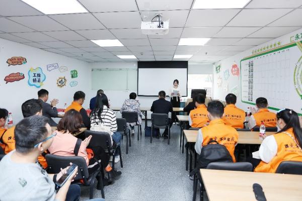 租房知识科普+实景教学，北京链家为视障青年解锁租房“通关秘籍”