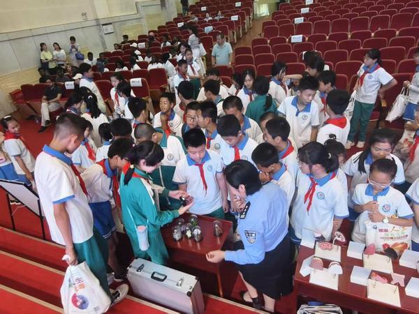 北京大兴举办“6.26”国际禁毒日主题宣传活动 筑牢青少年禁毒防线